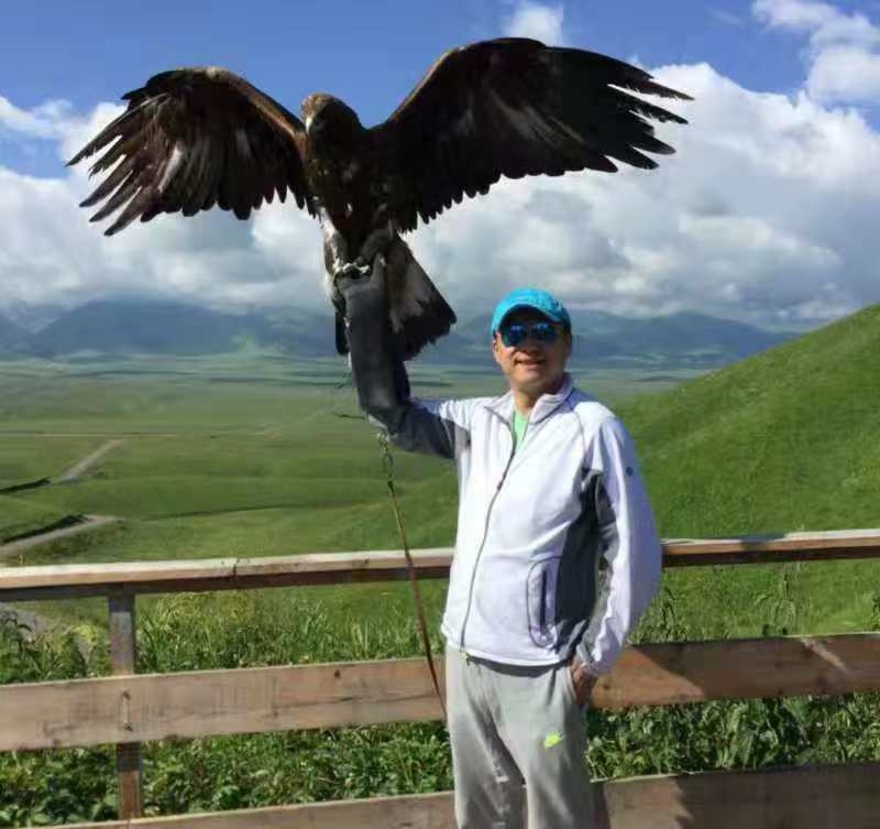 怀抱清风的第一张照片--九江相亲服务中心