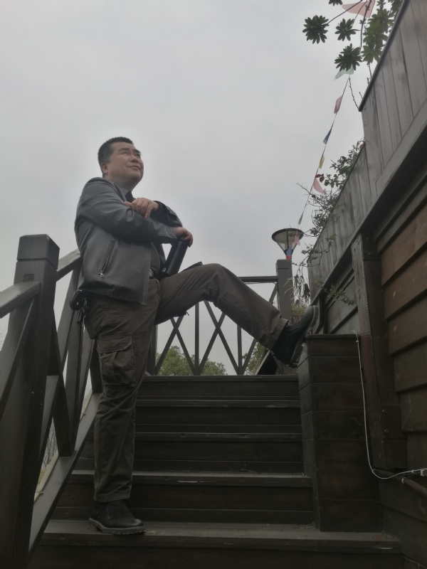 孤单背影的第一张照片--九江相亲服务中心