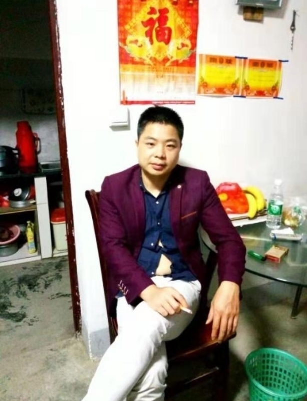 蓝色的微笑的第一张照片--九江相亲服务中心