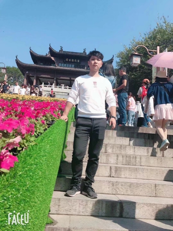 坦然的第二张照片--九江相亲服务中心