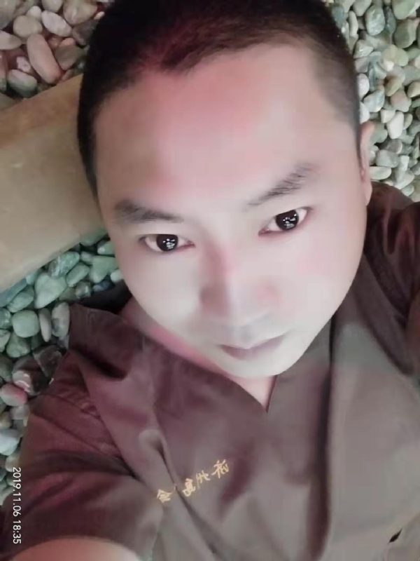 红枫叶的第一张照片--九江相亲服务中心