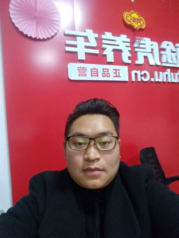 向上倾斜45度的第一张照片--九江相亲服务中心