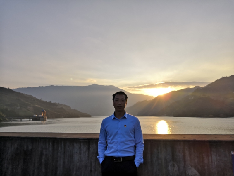 庸人自扰的第一张照片--九江相亲服务中心