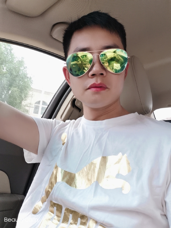 奋斗的第一张照片--九江相亲服务中心