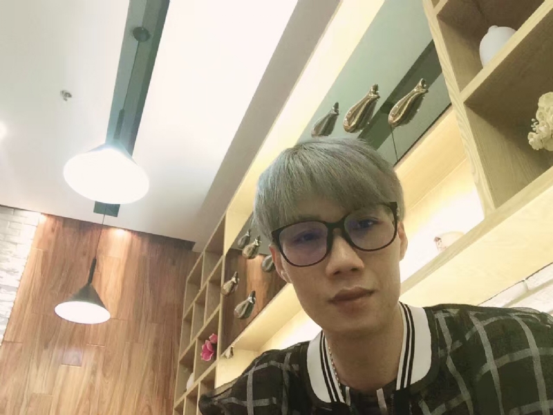 黄峰的第二张照片--九江相亲服务中心