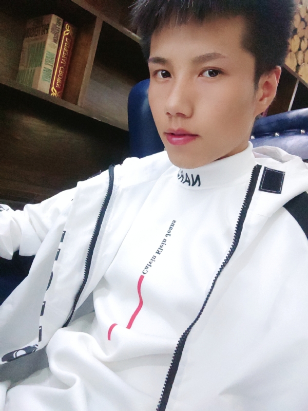 梁辞的第一张照片--九江相亲服务中心