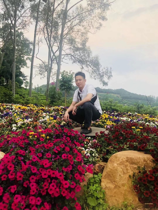 小郑的第一张照片--九江相亲服务中心