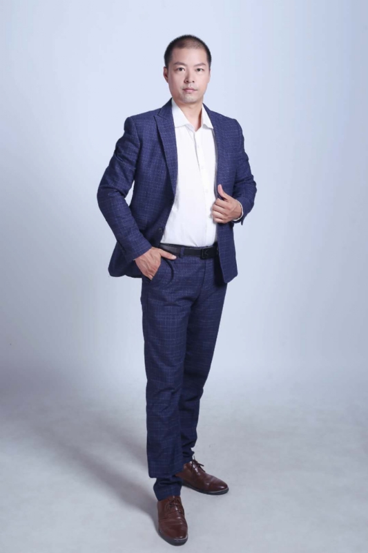 努力的青年的第一张照片--九江相亲服务中心