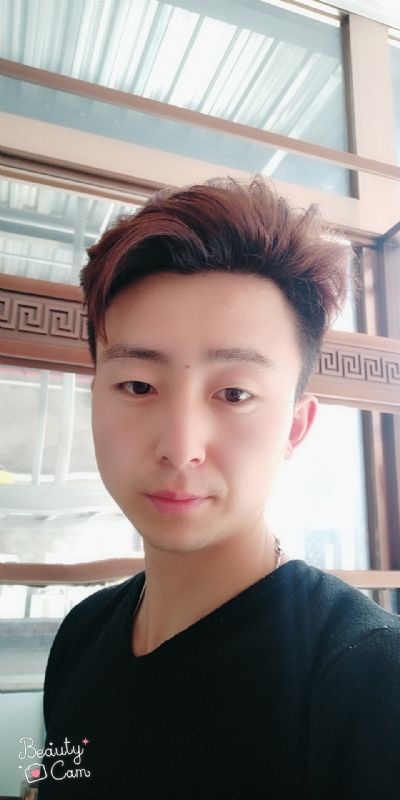 拼命微笑的第二张照片--九江相亲服务中心