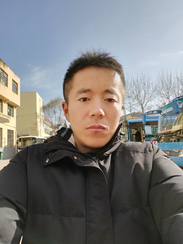 孤独的云的第二张照片--九江相亲服务中心