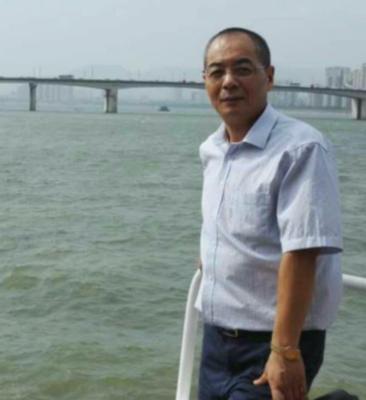 辛民的第二张照片--九江相亲服务中心