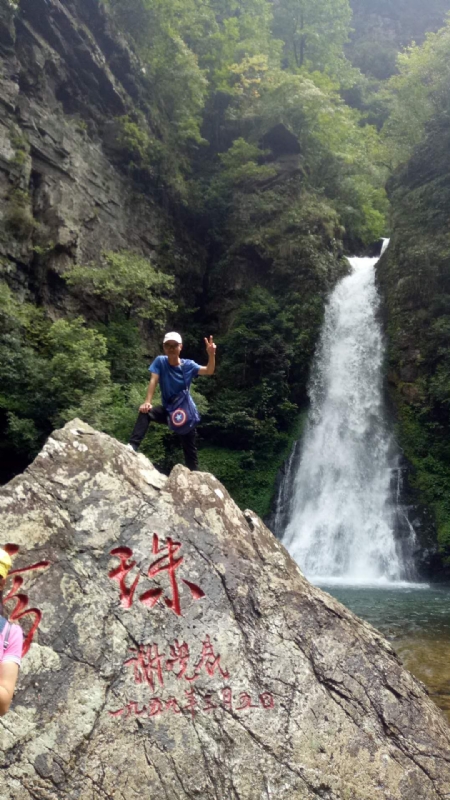 海岸岩崖的第一张照片--九江相亲服务中心