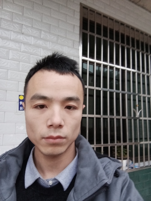 笑得那么开心的第一张照片--九江相亲服务中心