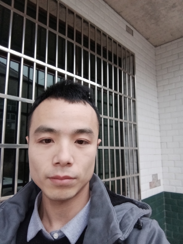 笑得那么开心的第三张照片--九江相亲服务中心