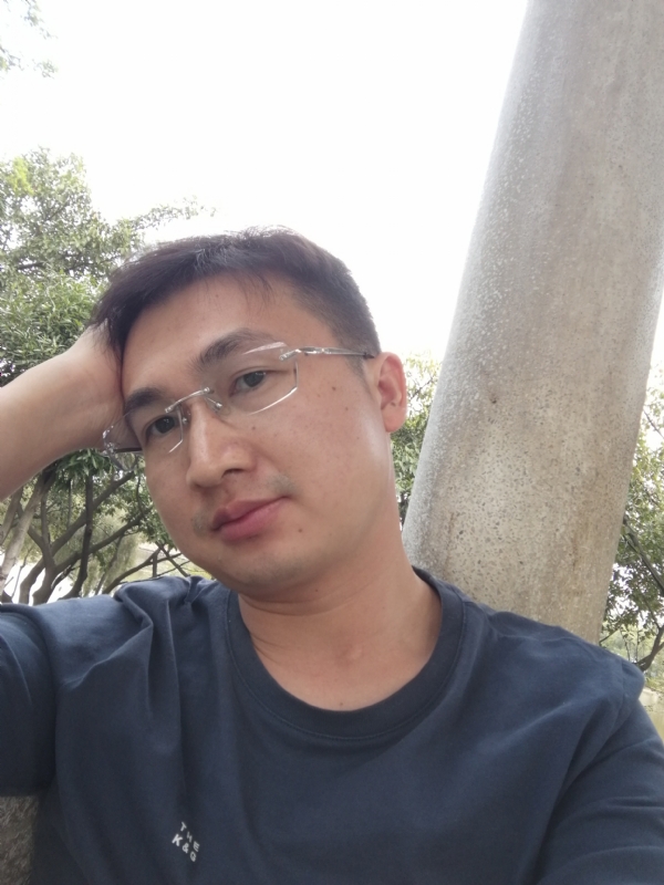 不如随风的第一张照片--九江相亲服务中心