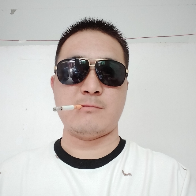 白伟伟的第一张照片--九江相亲服务中心