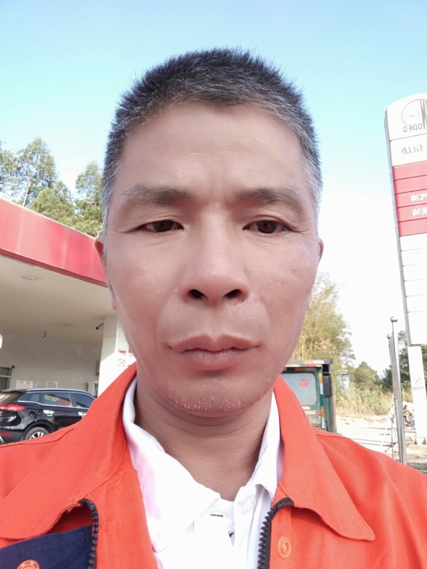 静候缘分的第一张照片--九江相亲服务中心