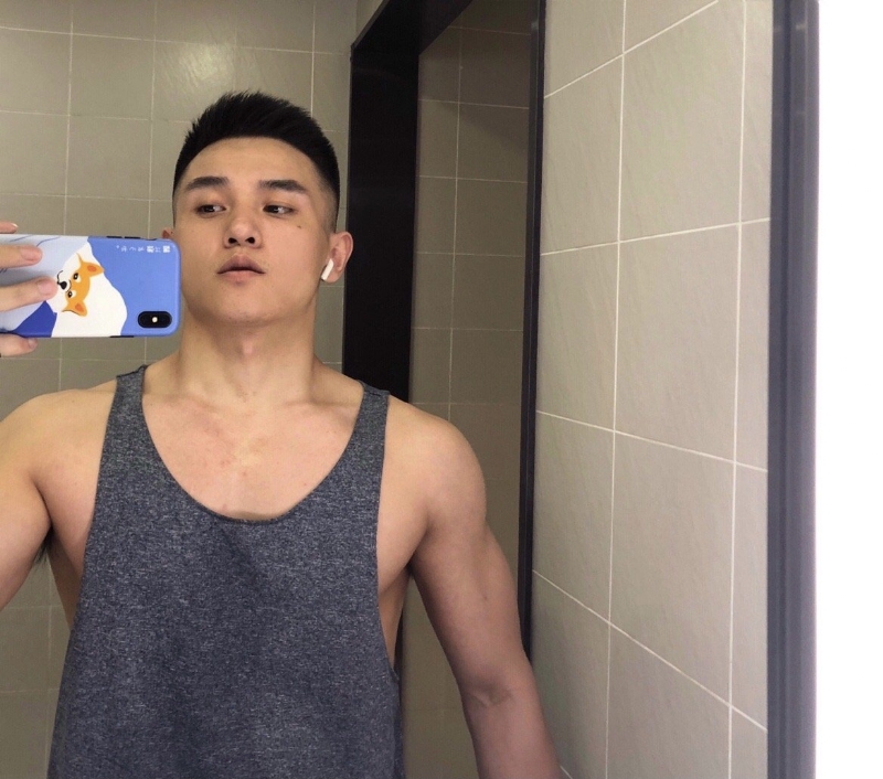 李文亮的第一张照片--九江相亲服务中心