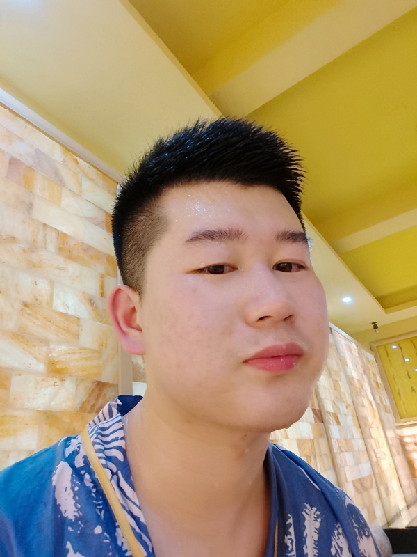 六月与阿十二的第一张照片--九江相亲服务中心