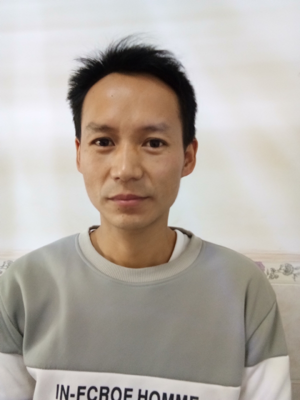 单亲爸爸的第一张照片--九江相亲服务中心