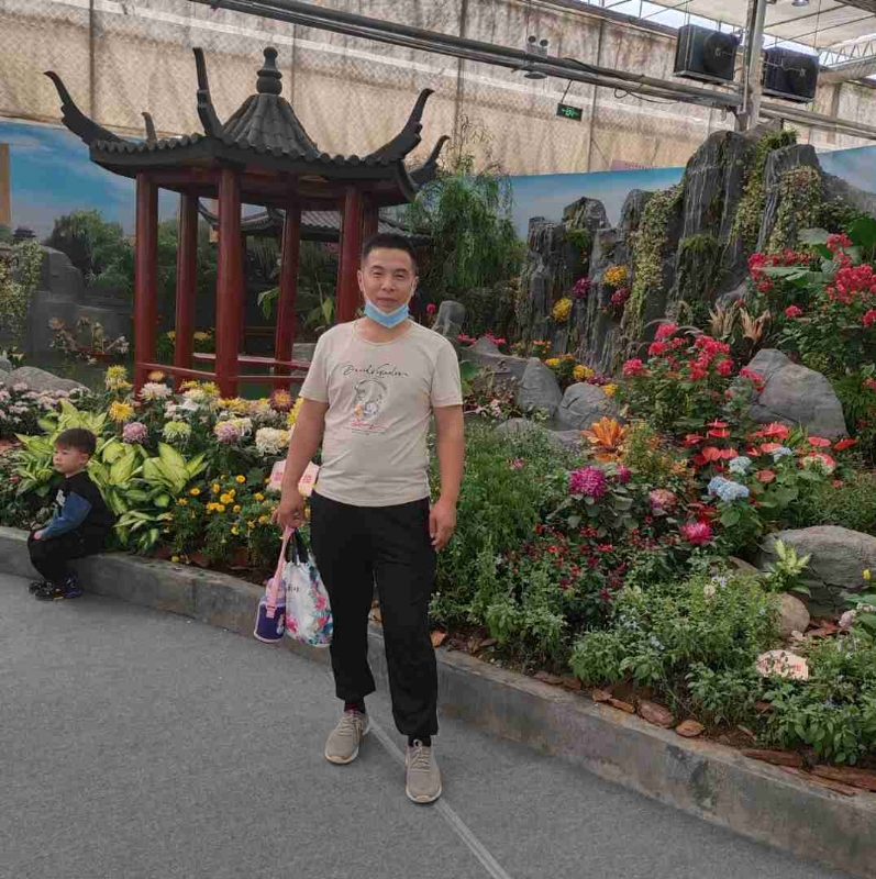 受伤的痴情男的第一张照片--九江相亲服务中心