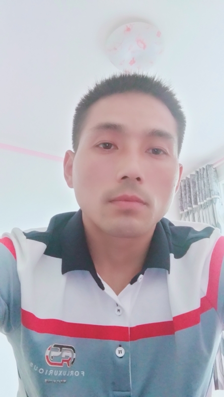 染红尘世的第一张照片--九江相亲服务中心