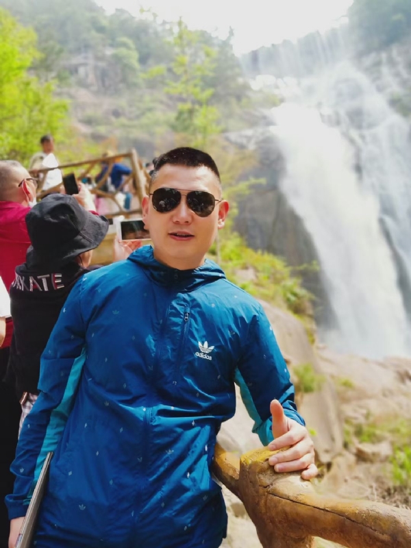 钟爱一生的第一张照片--九江相亲服务中心