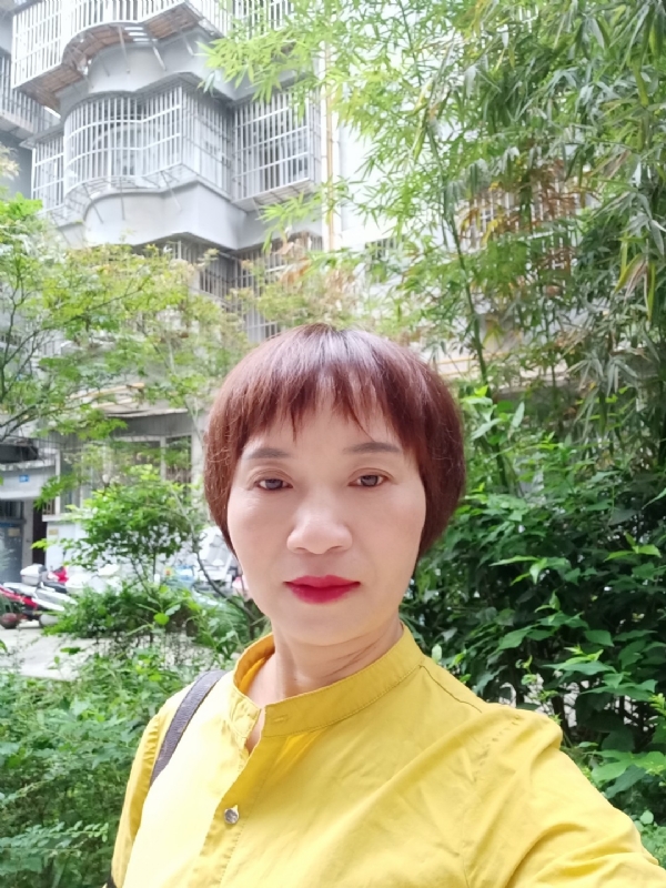 小瓶子的第二张照片--九江相亲服务中心