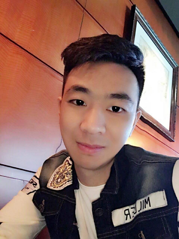 滞后的微笑的第三张照片--九江相亲服务中心