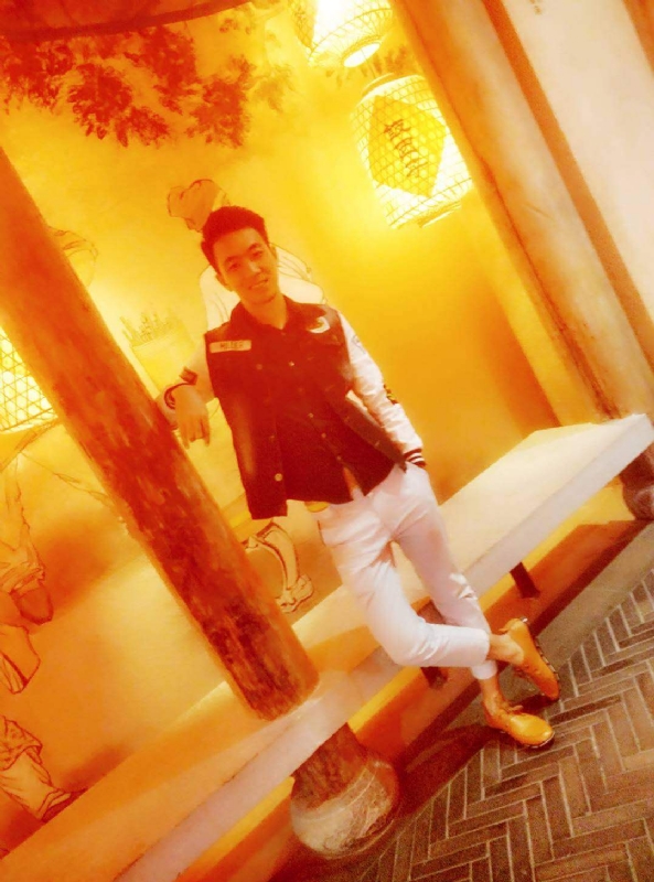 滞后的微笑的第四张照片--九江相亲服务中心