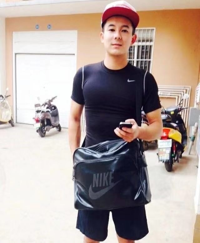 花花是只狗的第一张照片--九江相亲服务中心