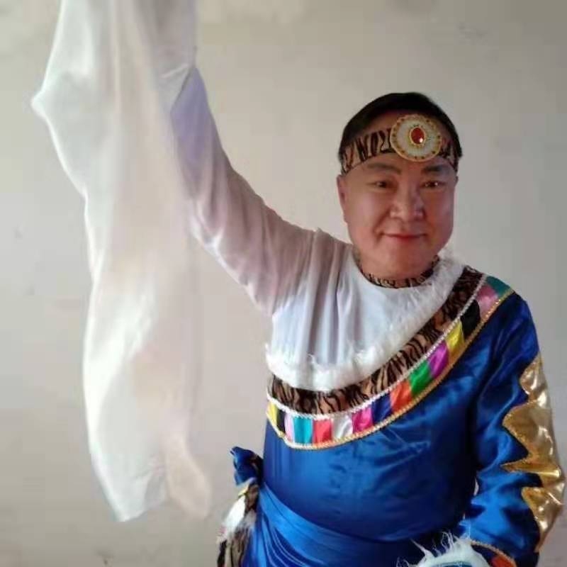 走在冷风中的第一张照片--九江相亲服务中心