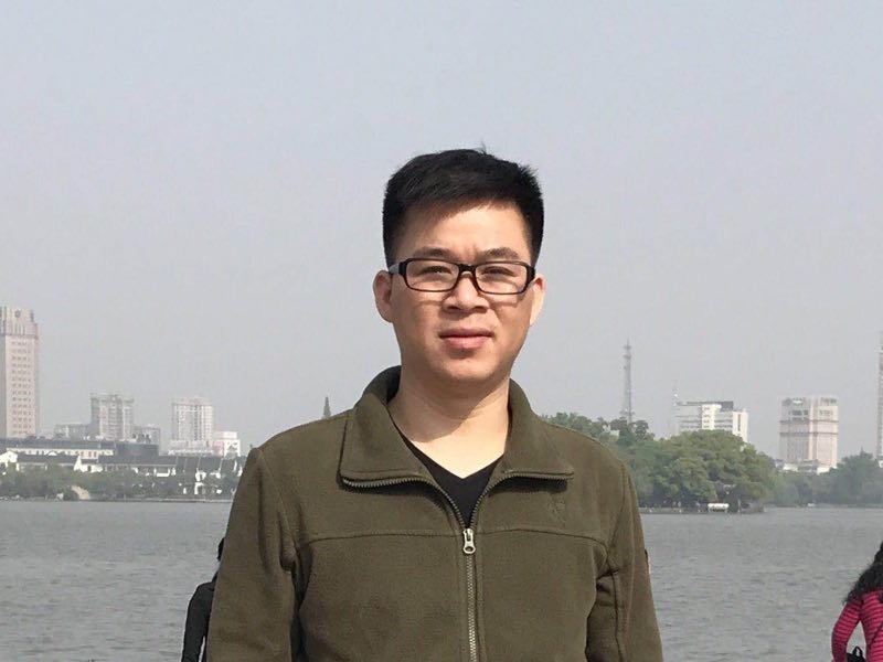 孔雀鱼的第一张照片--九江相亲服务中心