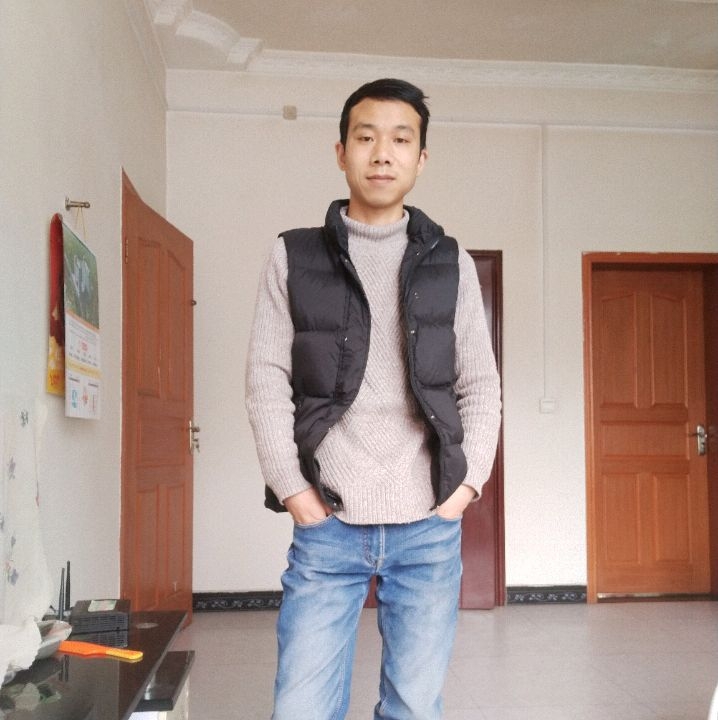 小伙子的第一张照片--九江相亲服务中心