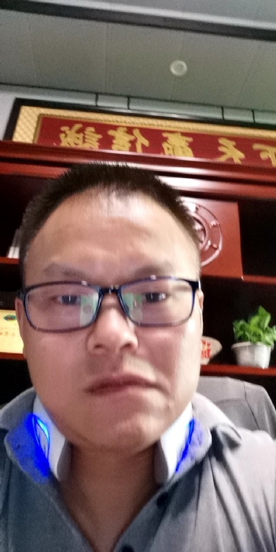 模具工匠的第一张照片--九江相亲服务中心