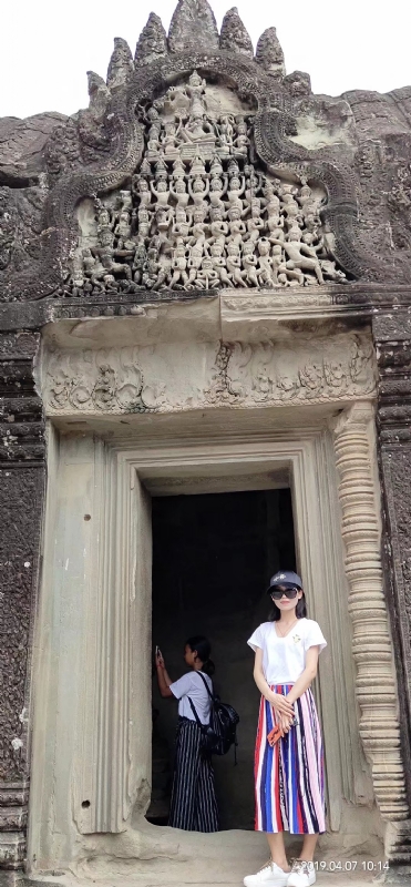 桃花与酒的第一张照片--九江相亲服务中心