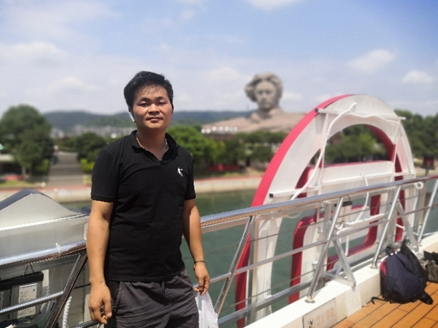 龙的传人的第一张照片--九江相亲服务中心