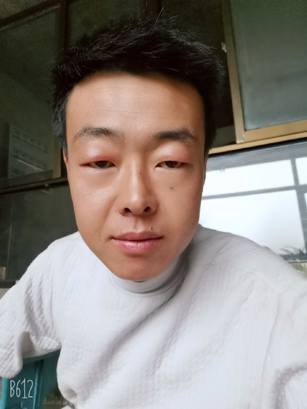 缺爱80后的第一张照片--九江相亲服务中心