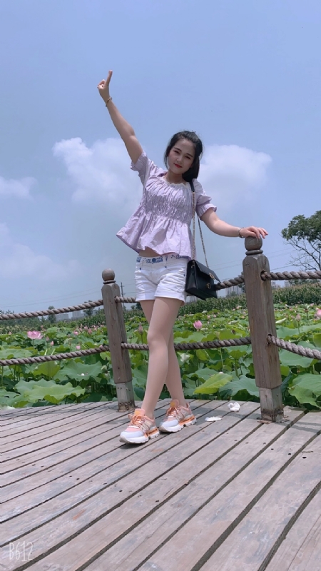 秋水伊人的第二张照片--九江相亲服务中心