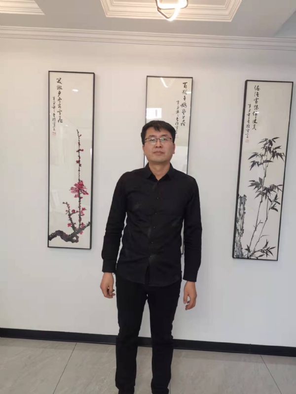 情义比天高的第一张照片--九江相亲服务中心