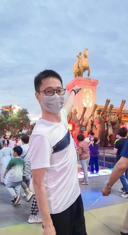 一休哥的第一张照片--九江相亲服务中心