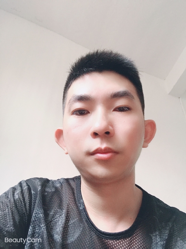 诚恳的第一张照片--九江相亲服务中心