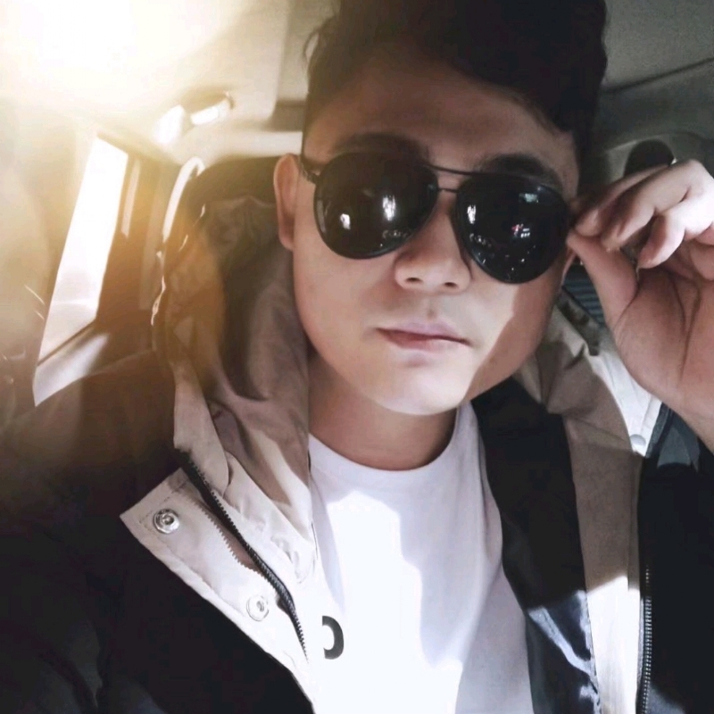 高大威武的第二张照片--九江相亲服务中心