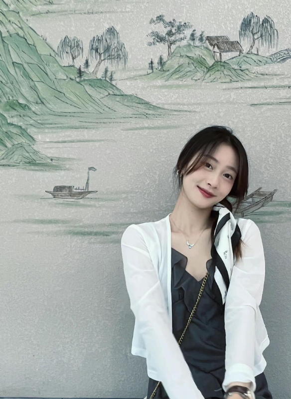 小趴菜的第一张照片--九江相亲服务中心