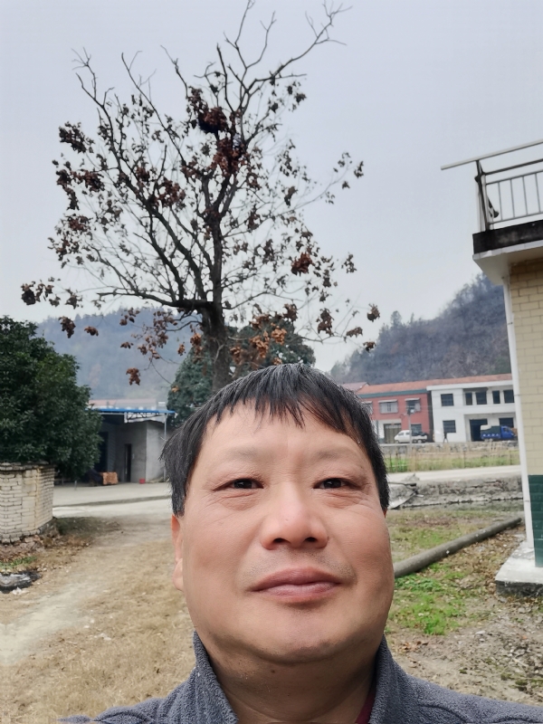 苏众青春冲浪的第一张照片--九江相亲服务中心