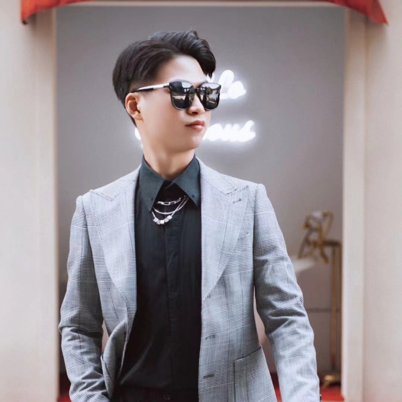 苟逸飞48的第二张照片--九江相亲服务中心