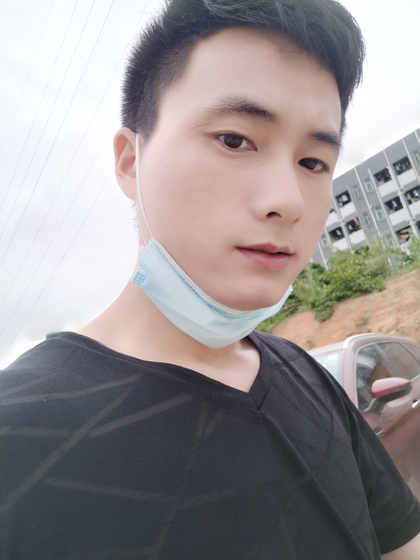 何凡的第二张照片--九江相亲服务中心