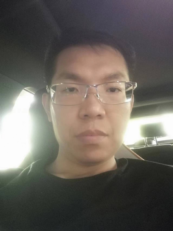 小黑包的第一张照片--九江相亲服务中心