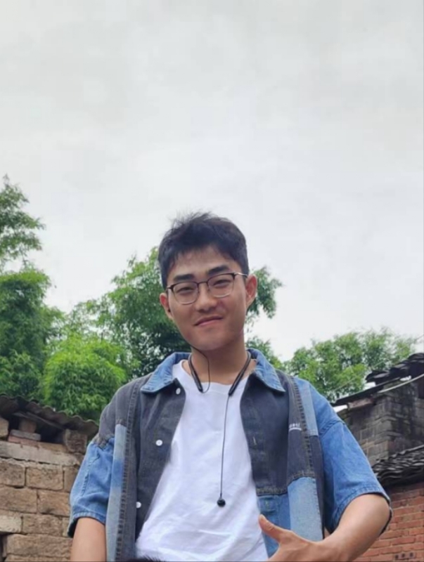 越努力越幸运的第一张照片--九江相亲服务中心