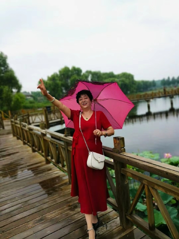 陈姐的第三张照片--九江相亲服务中心